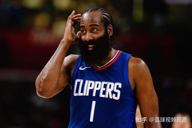 冯莱重返上海男篮 与费雷尔成新赛季外援搭档