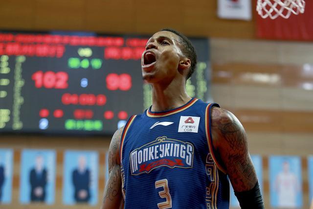 张镇麟21+10郭艾伦24分 辽宁力克同曦夺4连胜