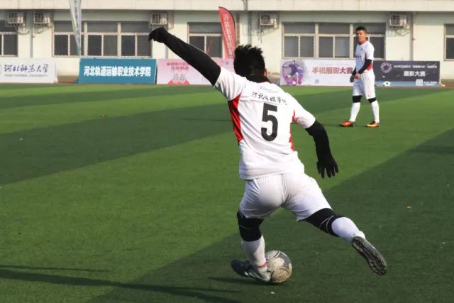 浙江大胜山西11连胜 阿不都24+14新疆10连胜