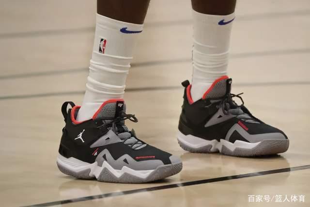 陈国豪CBA首秀20+10杨瀚森13+10 北控力克青岛